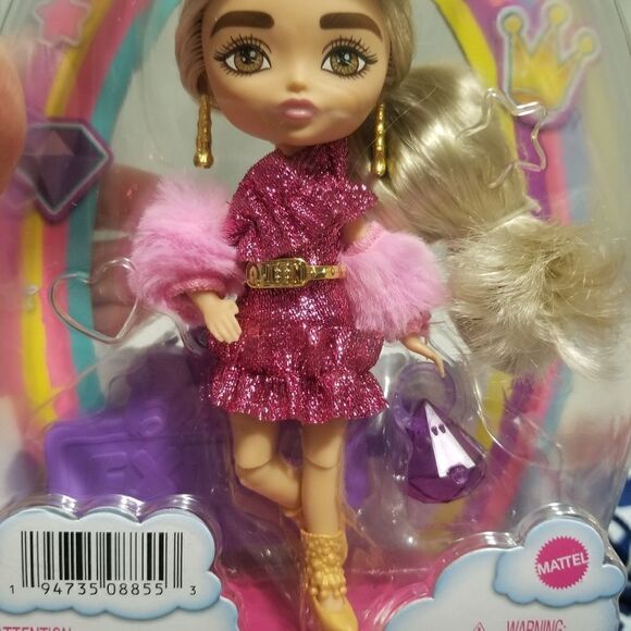 2 Mattel - Barbie Extra Mini Doll with Gold Crown [New Toy] - Picture 2 of 14